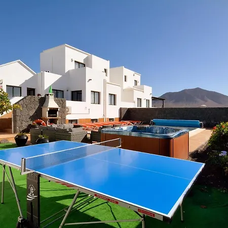 Villa Playa Blanca Sleeps 10 Pool Air Con Wifi Playa Blanca (Lanzarote)