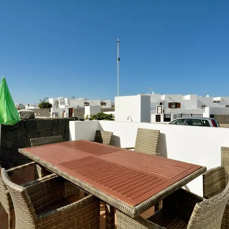 Playa Blanca Sleeps 10 Pool Air Con Wifi Villa