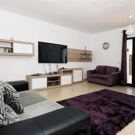Villa Playa Blanca Sleeps 10 Pool Air Con Wifi
